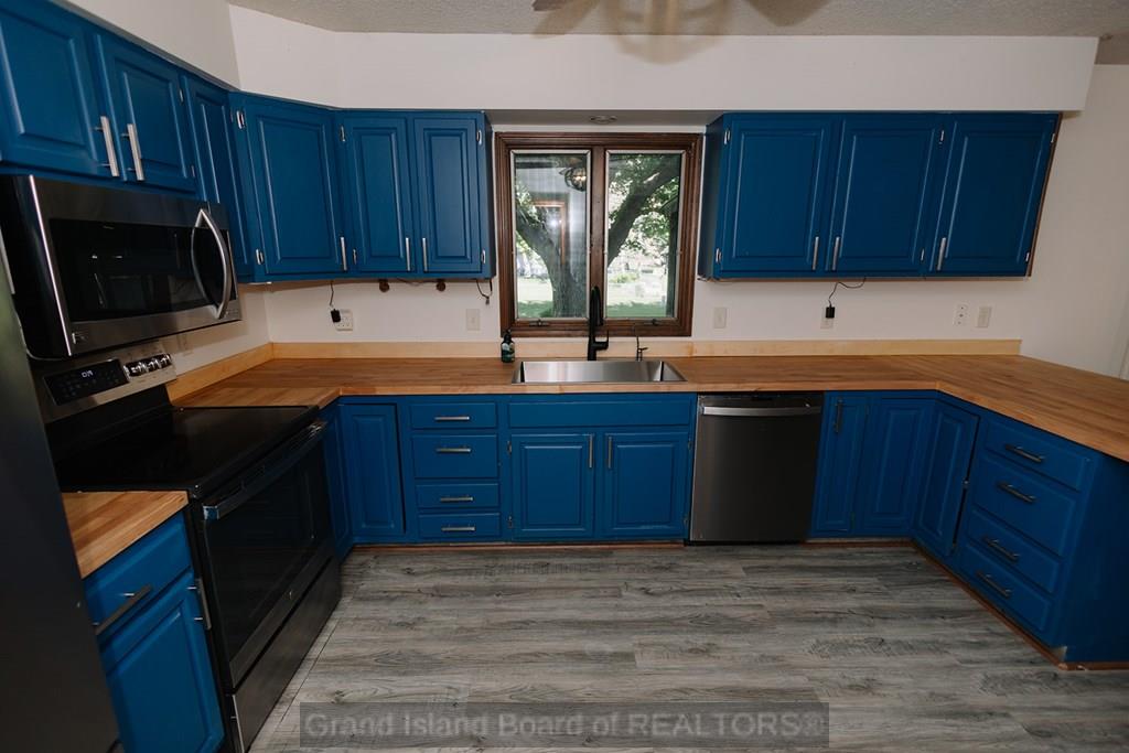 2130 Viking Place