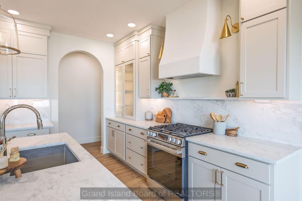 3309 Torrey Pines Place