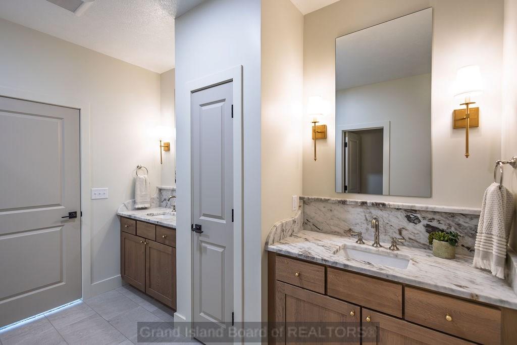 3309 Torrey Pines Place