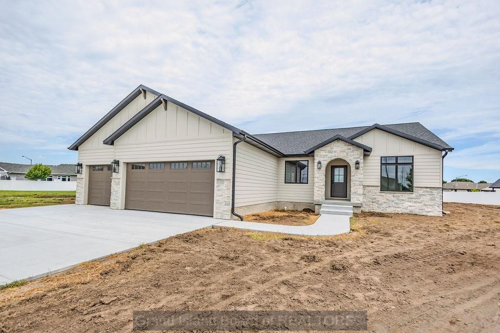 3309 Torrey Pines Place