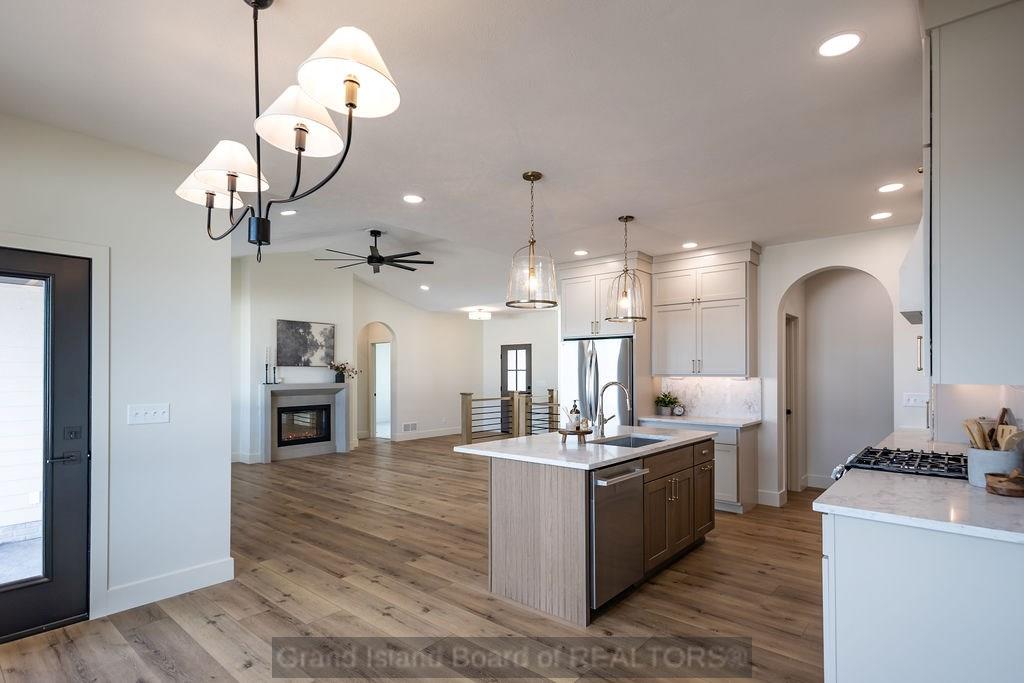 3309 Torrey Pines Place