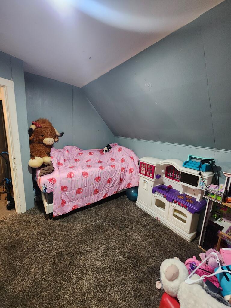 142 E 4th Street