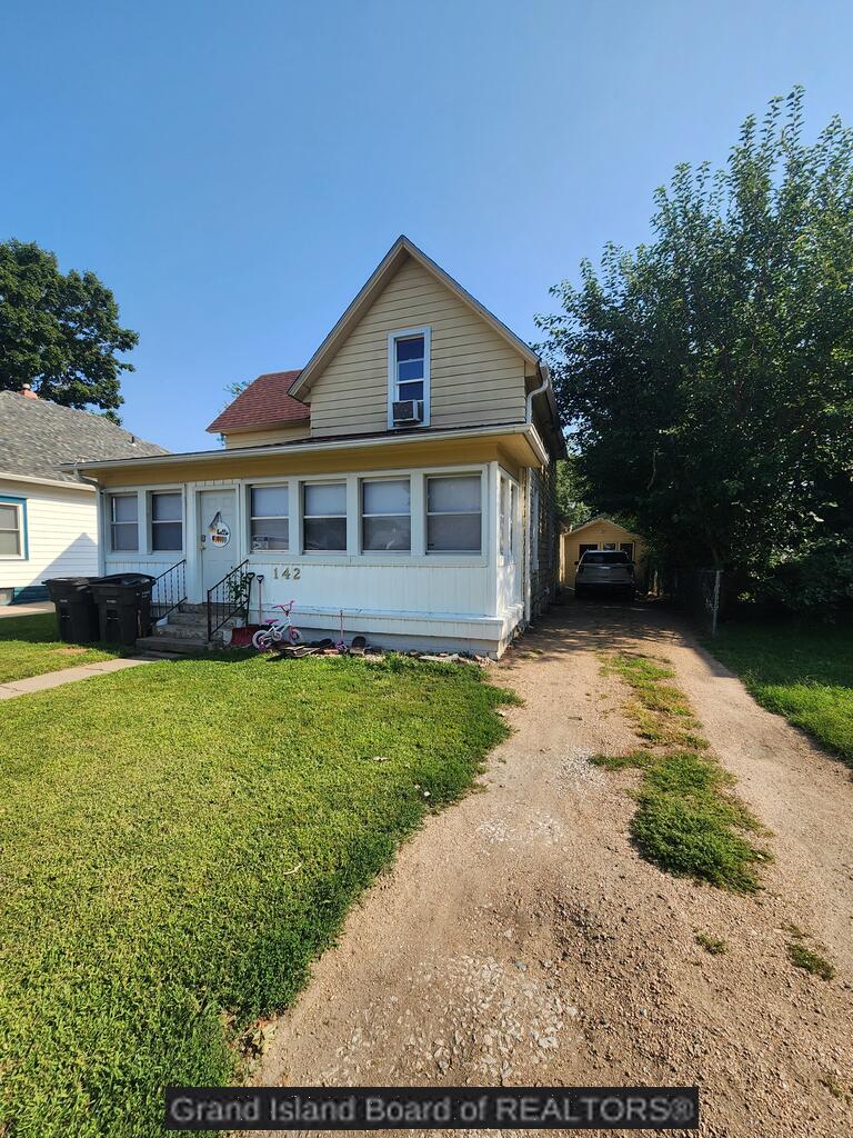 142 E 4th Street
