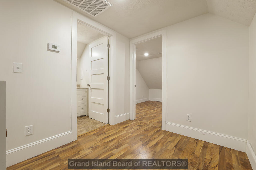 418 E 6th Street
