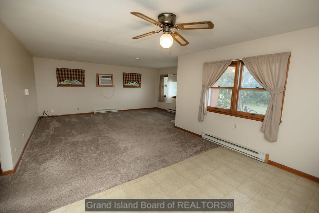 673 Friend Road, St. Paul