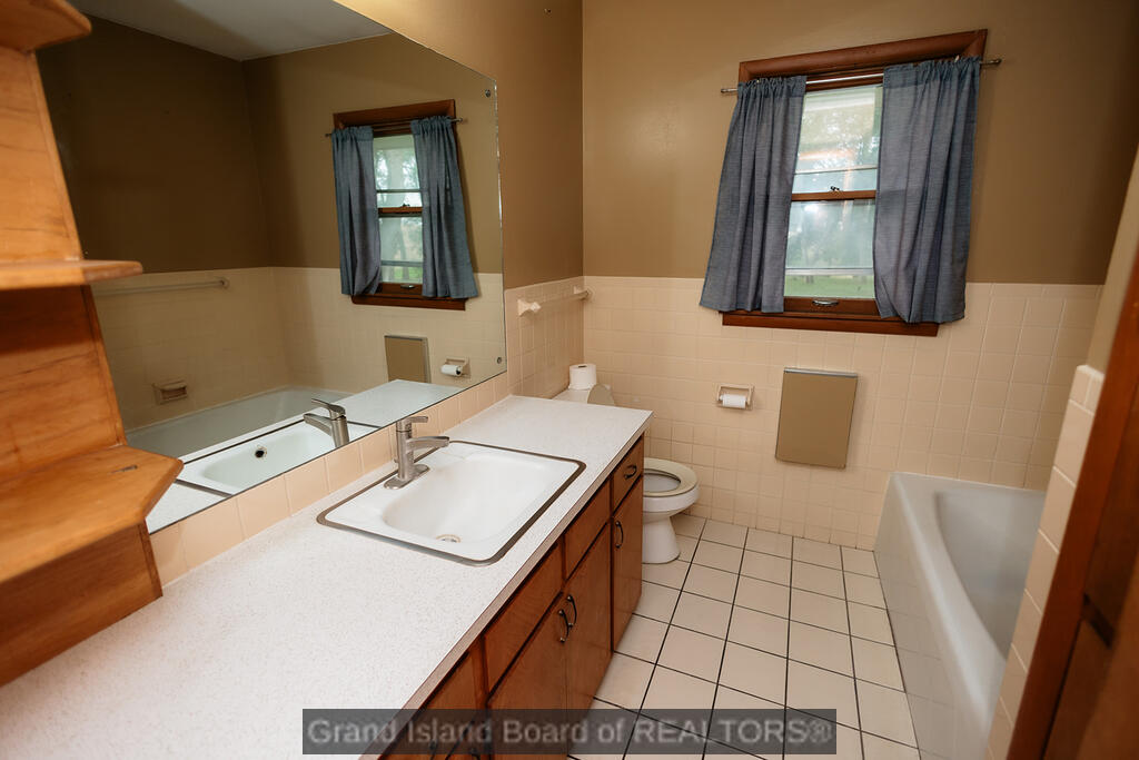 673 Friend Road, St. Paul