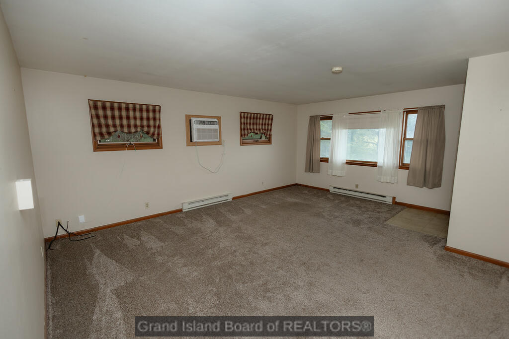 673 Friend Road, St. Paul