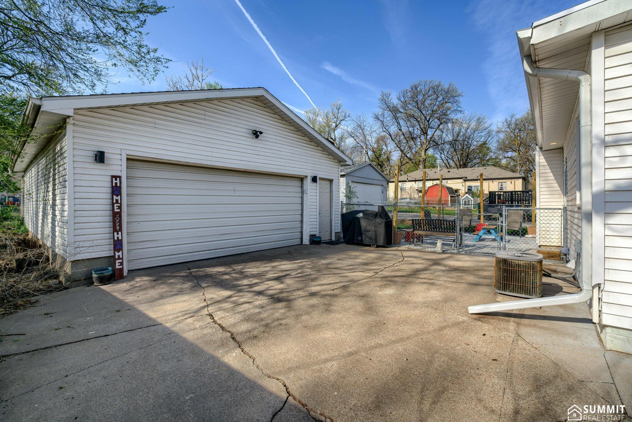 6031 Saint Paul Avenue