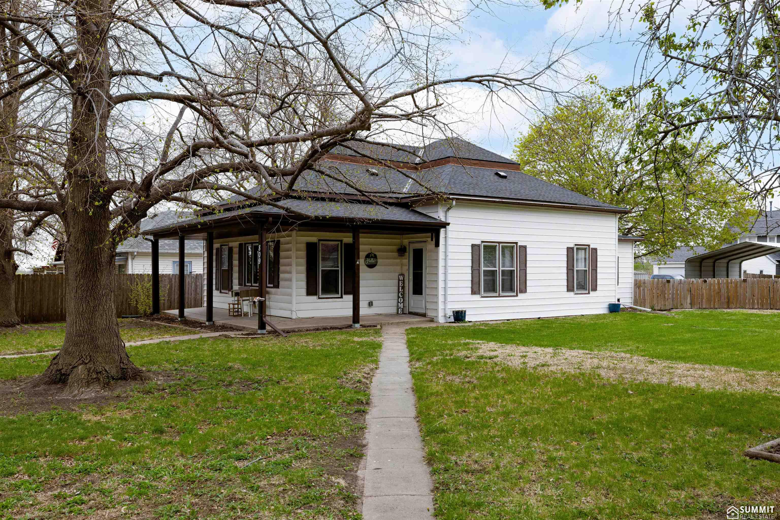 809 S 4th Street