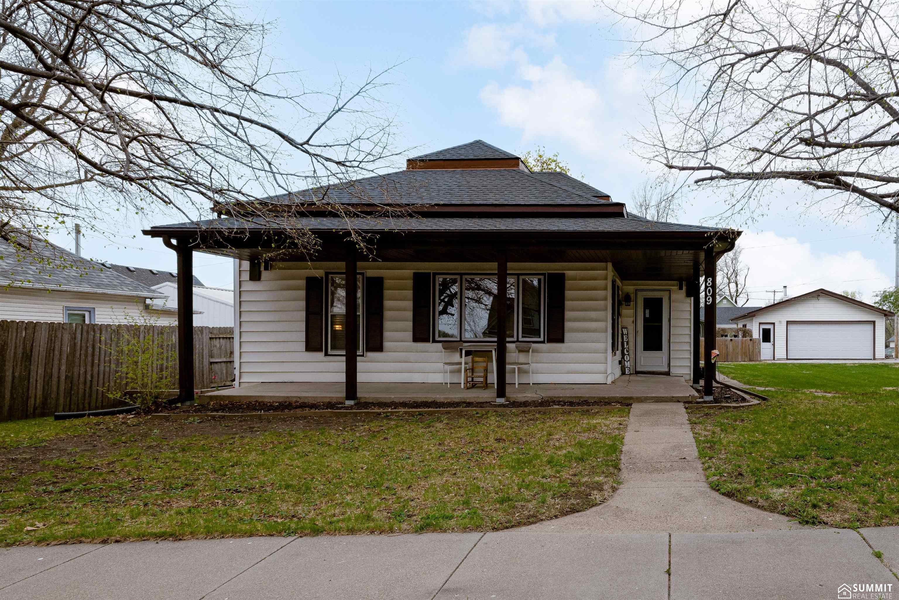 809 S 4th Street