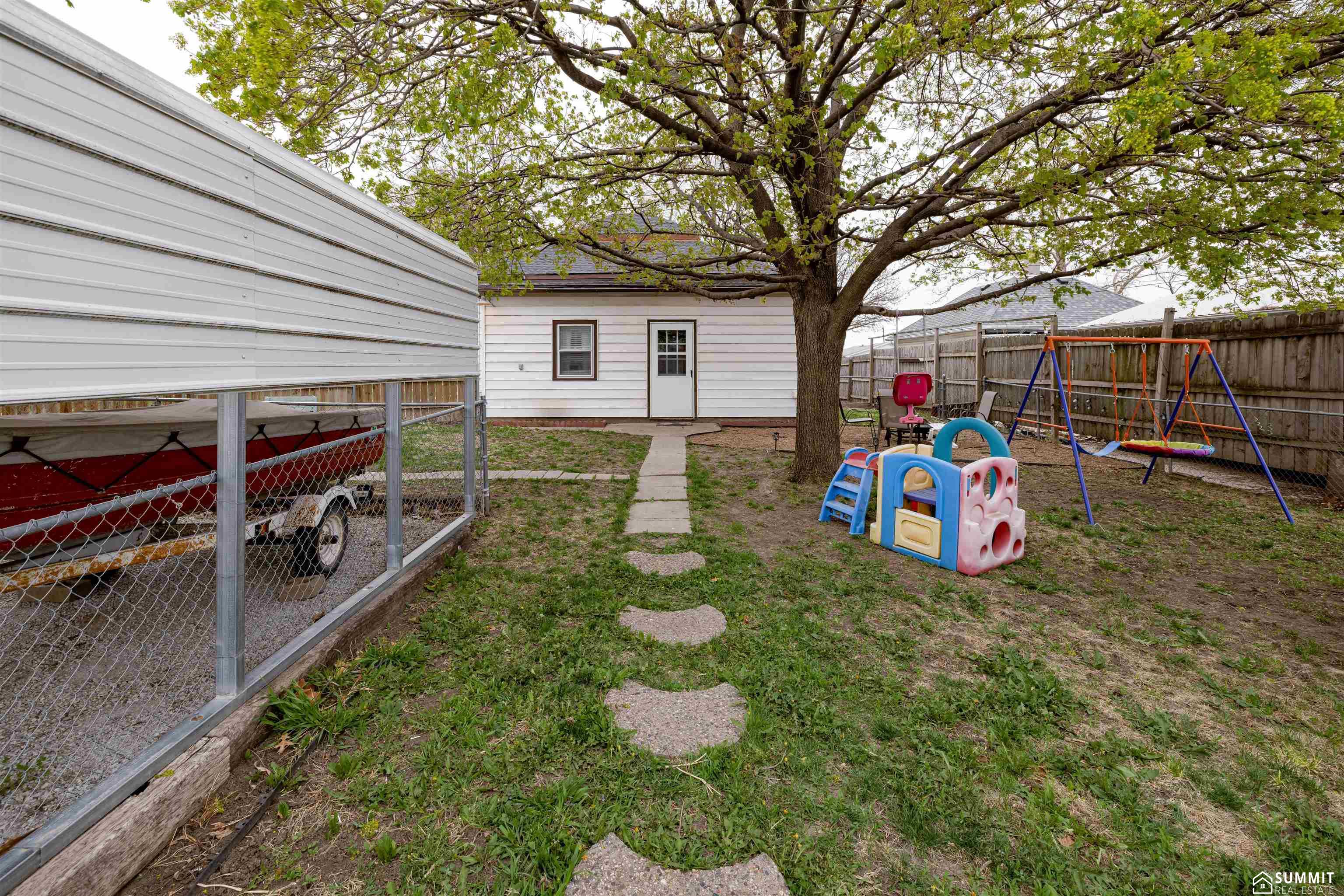 809 S 4th Street