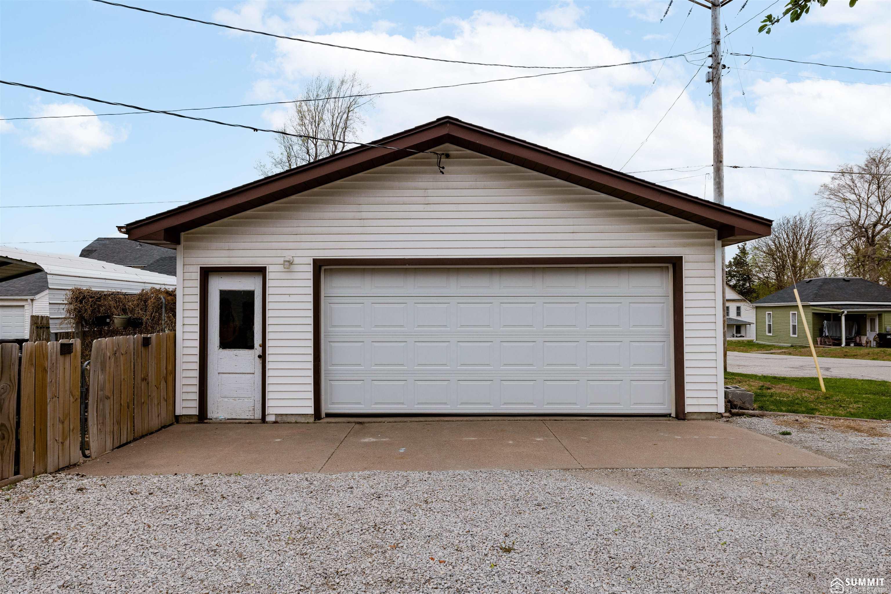 809 S 4th Street