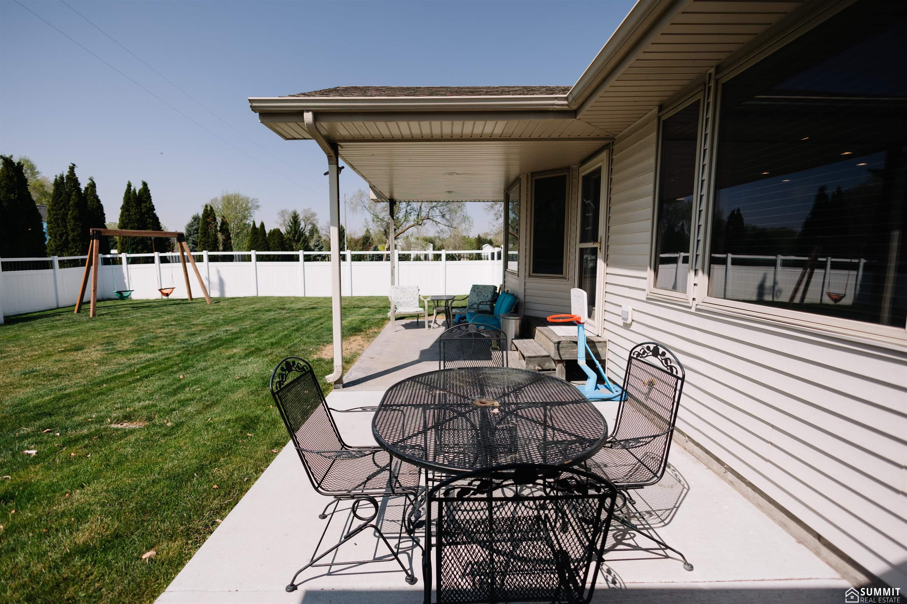 123 Meadowlark Circle