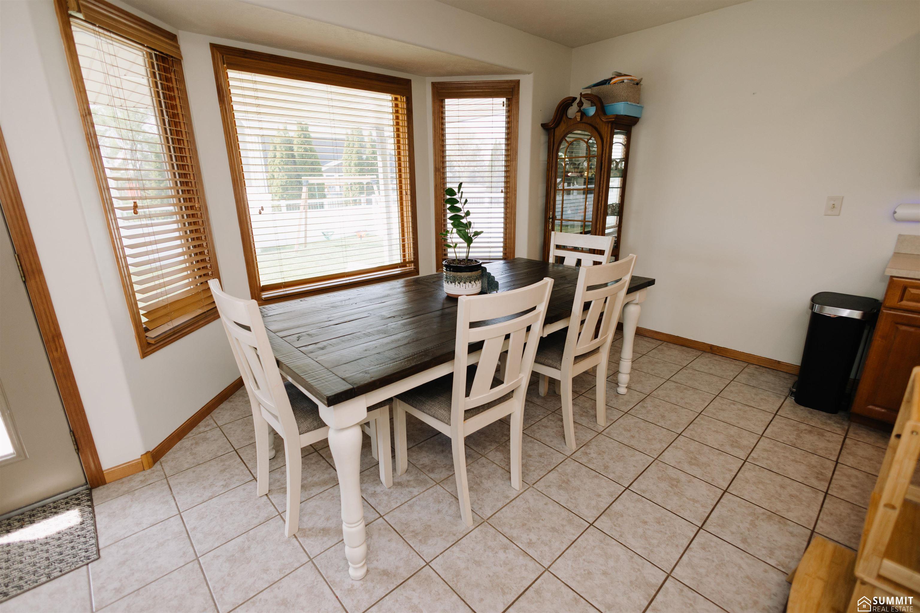 123 Meadowlark Circle