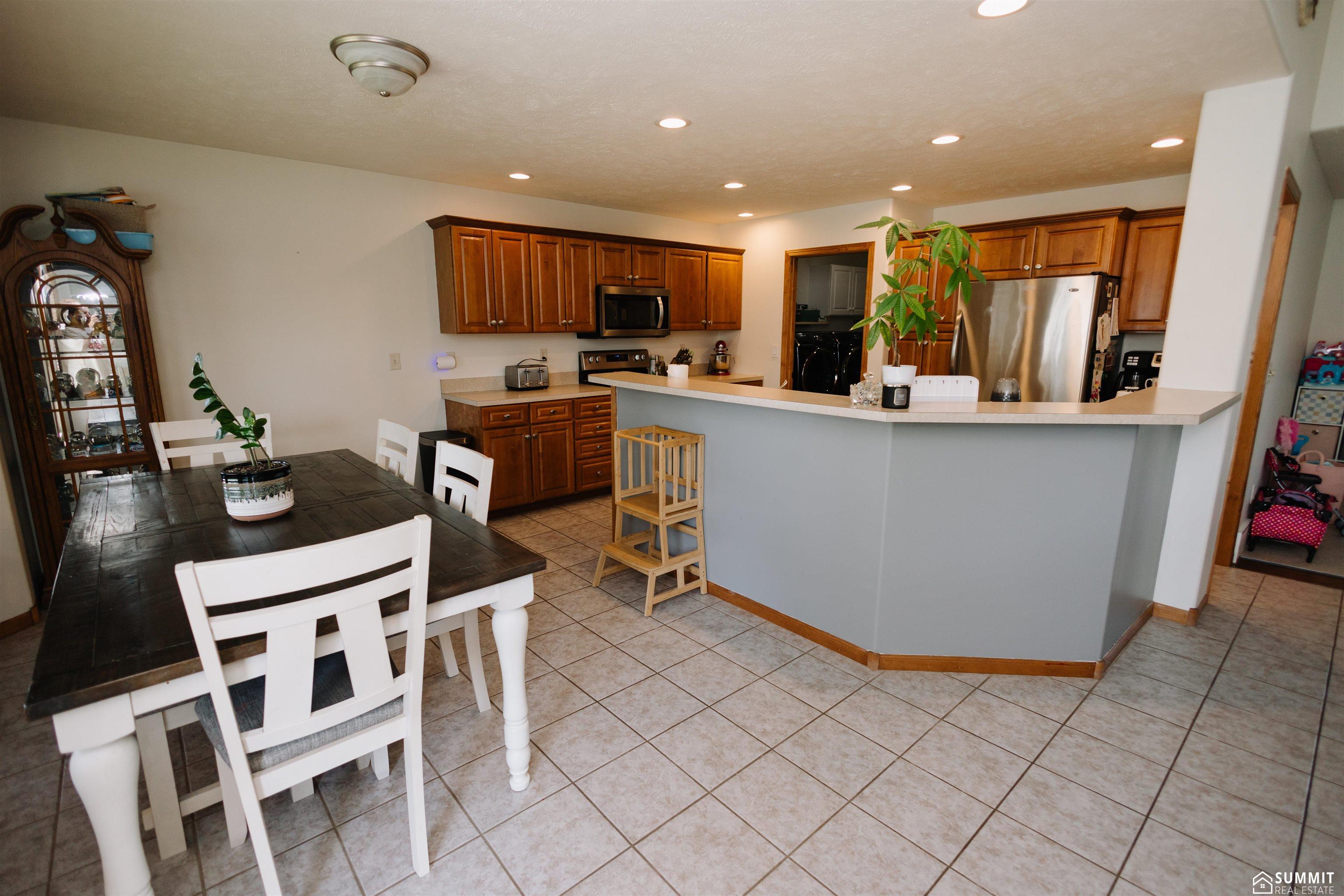 123 Meadowlark Circle