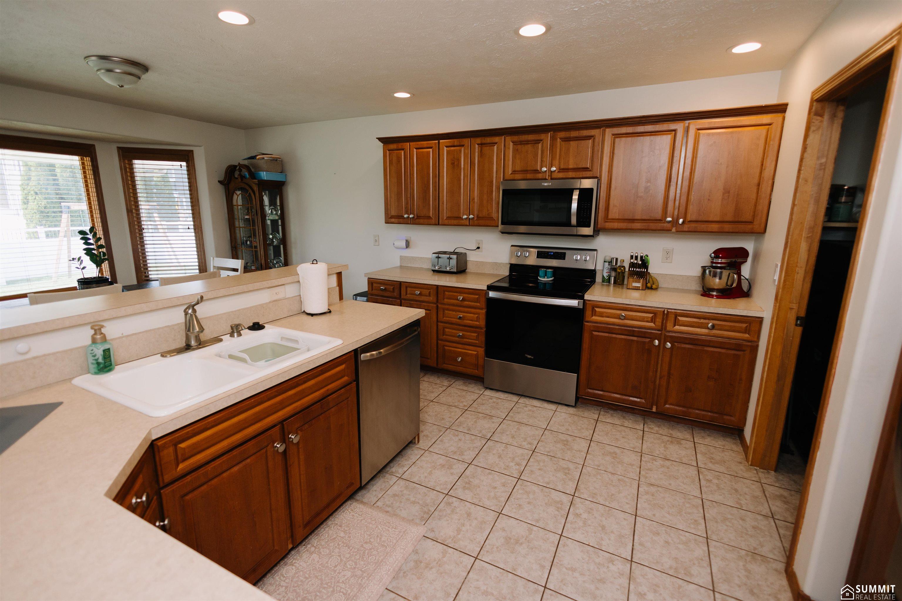 123 Meadowlark Circle