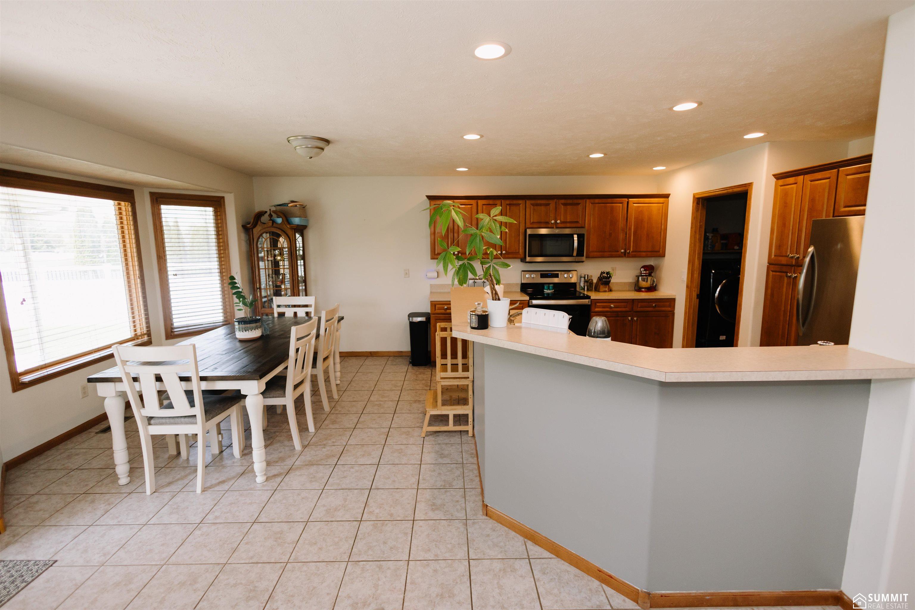 123 Meadowlark Circle