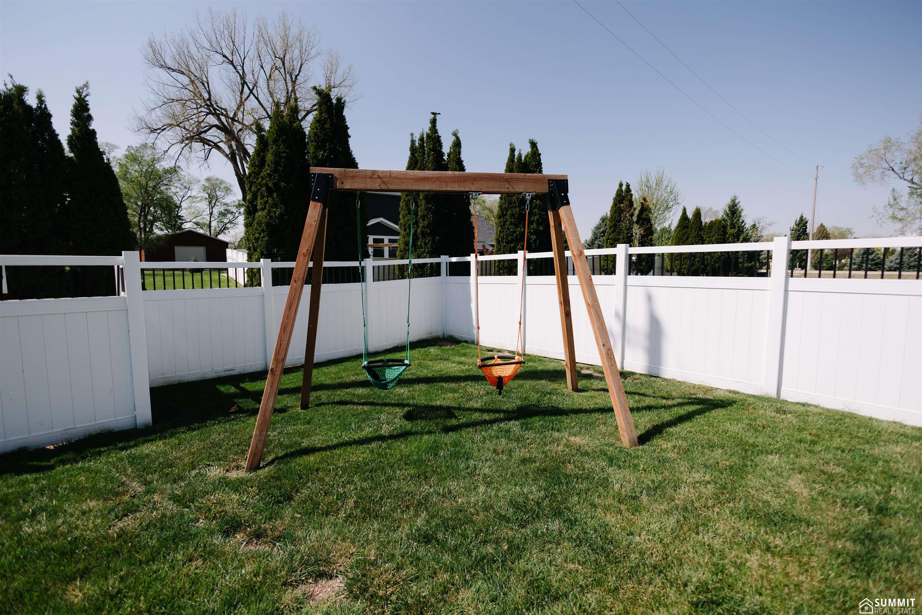 123 Meadowlark Circle