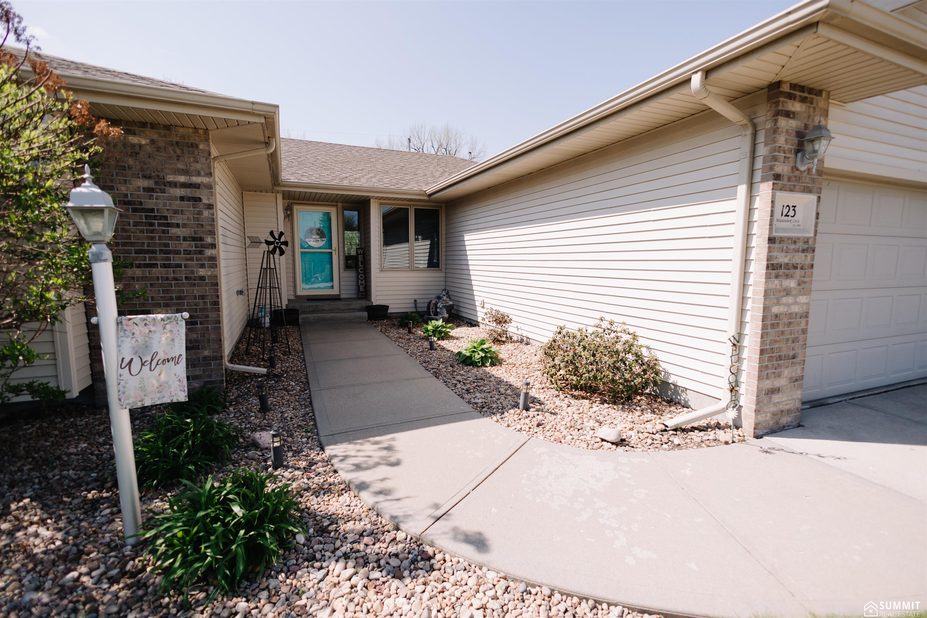 123 Meadowlark Circle