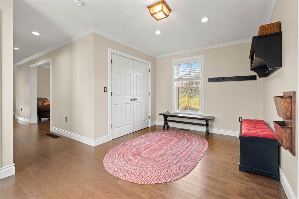 17 Indian Hill St