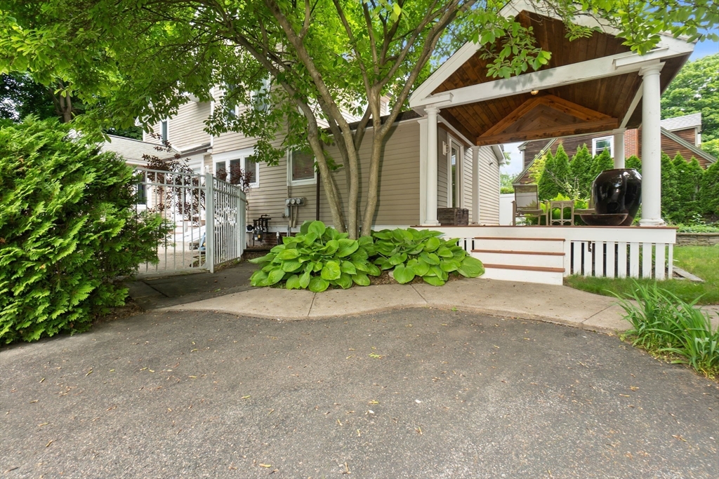 11 Bartlett Place