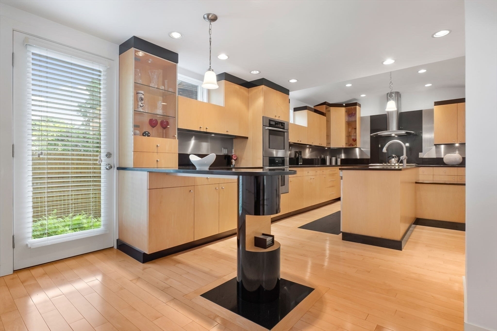 11 Bartlett Place