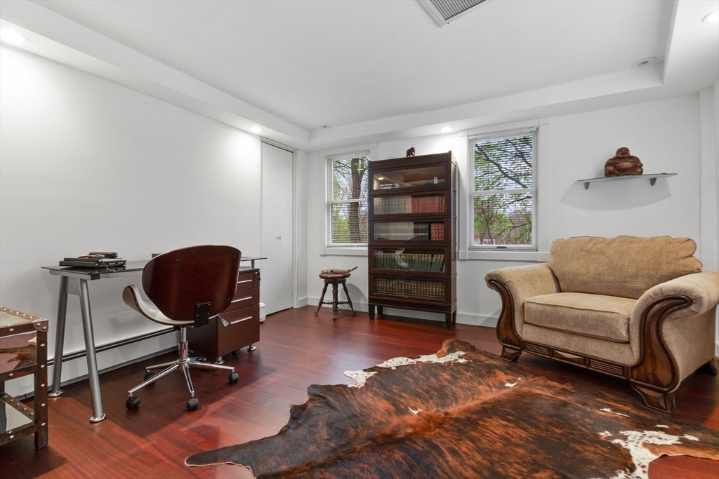 11 Bartlett Place