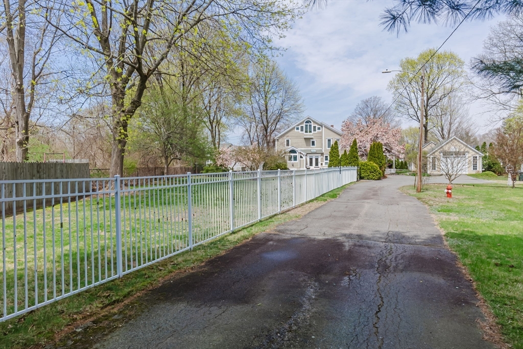 11 Bartlett Place