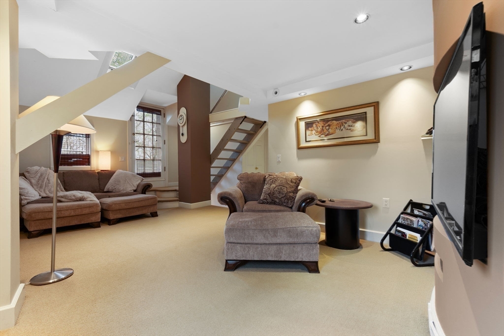 11 Bartlett Place
