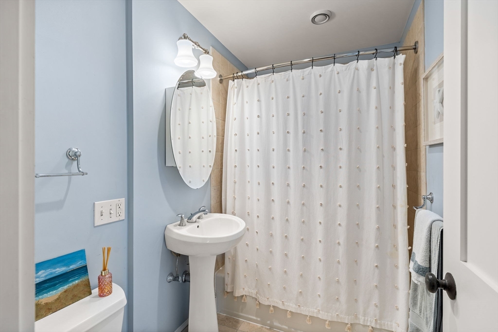 1 Bromfield Court Unit: E
