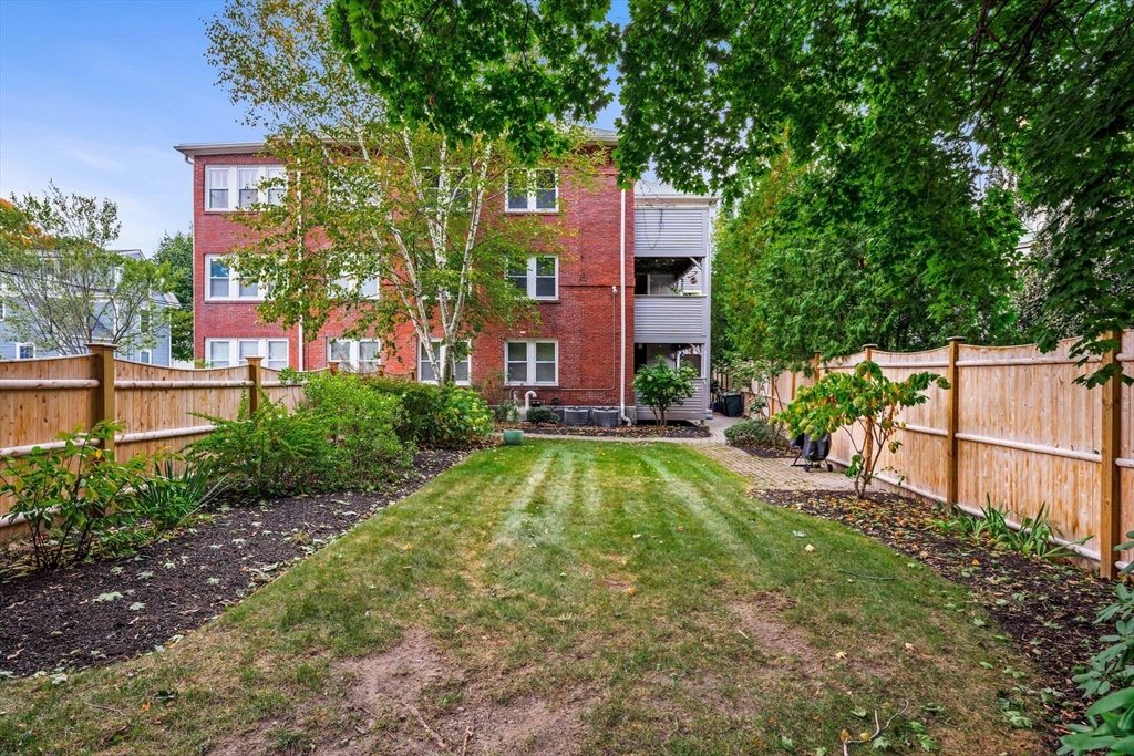 1 Bromfield Court Unit: E