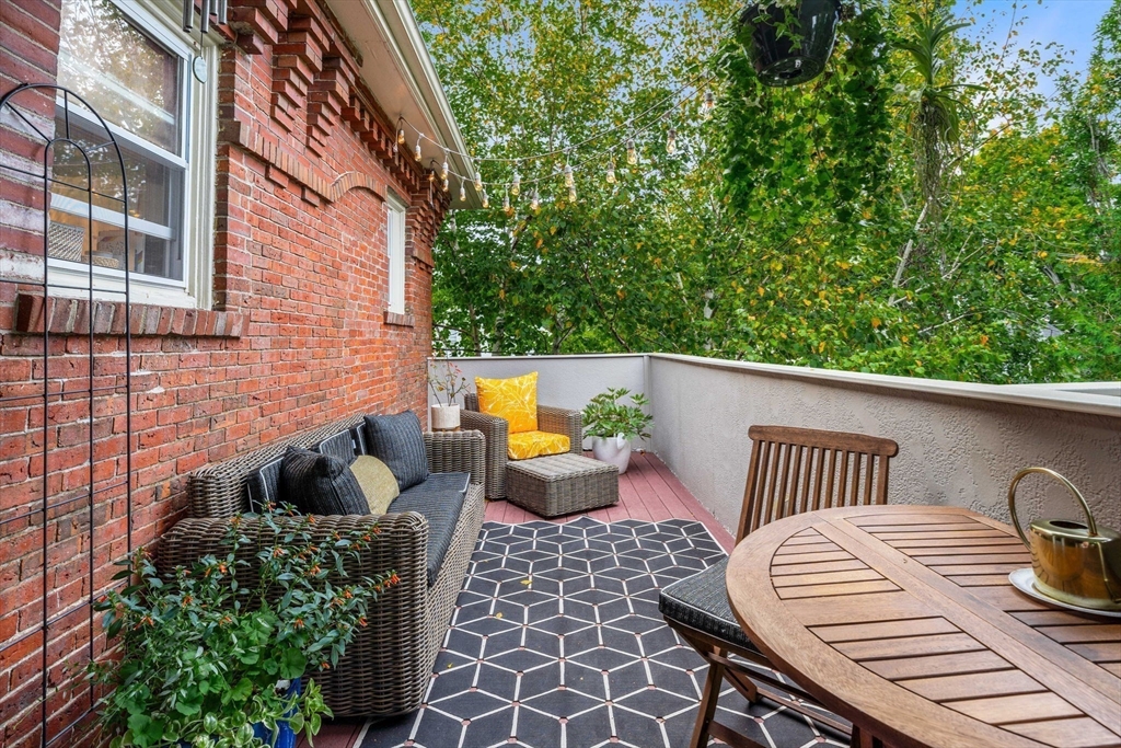 1 Bromfield Court Unit: E