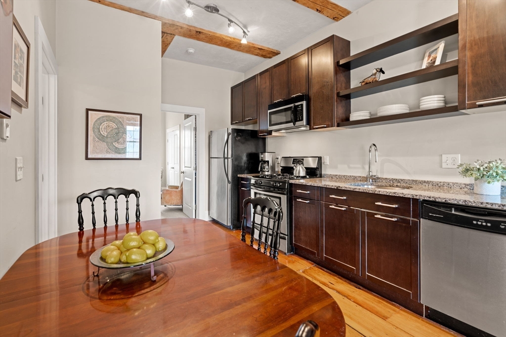 6 Union St # 2
