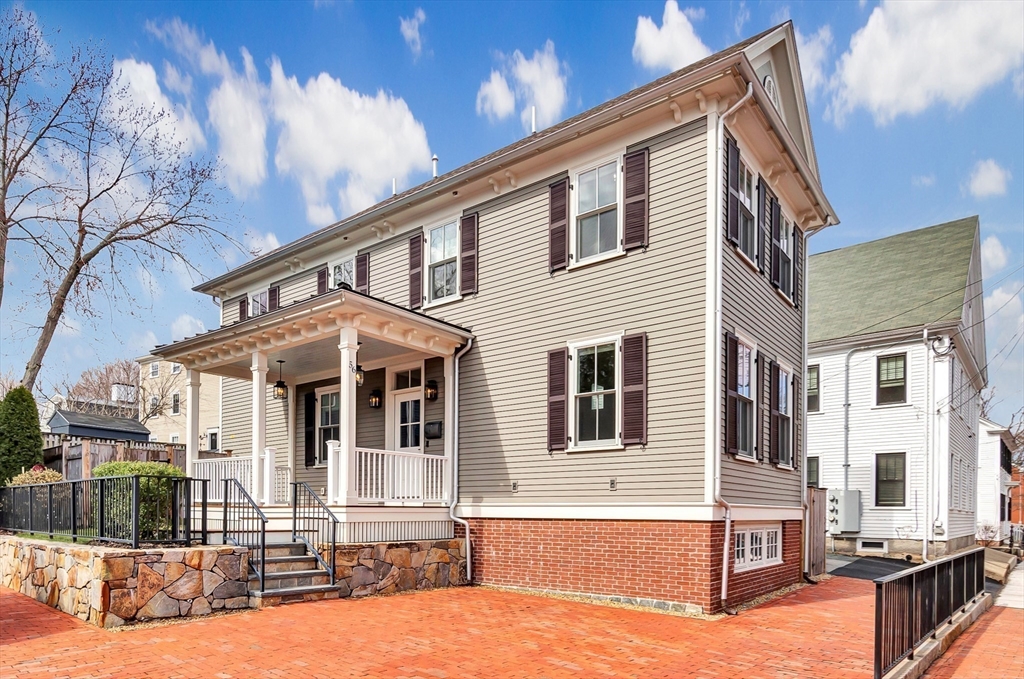 56 Middle St
