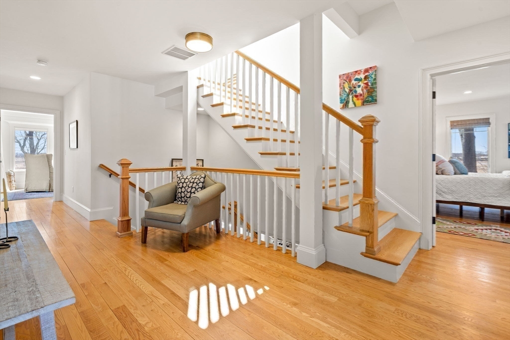 323 High Road