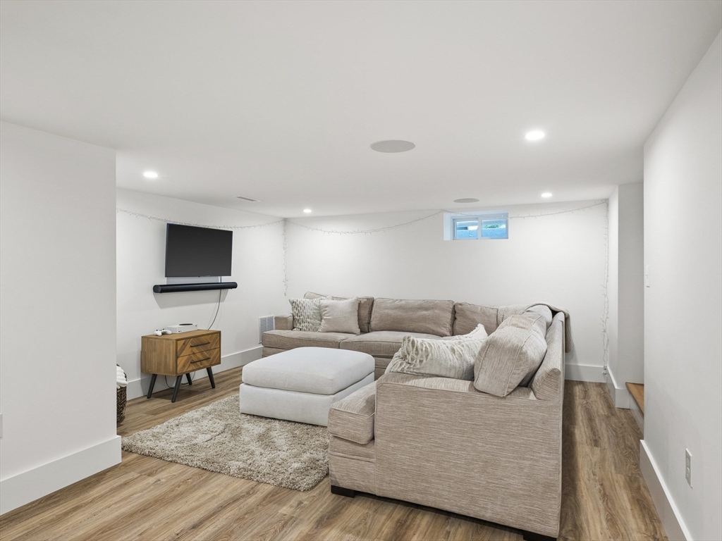 4 Reilly Avenue