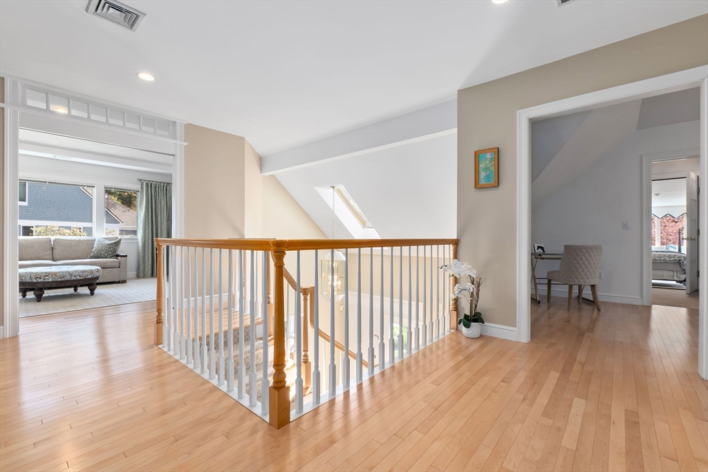 32 Southpoint Ln