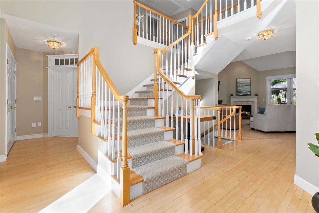 32 Southpoint Ln