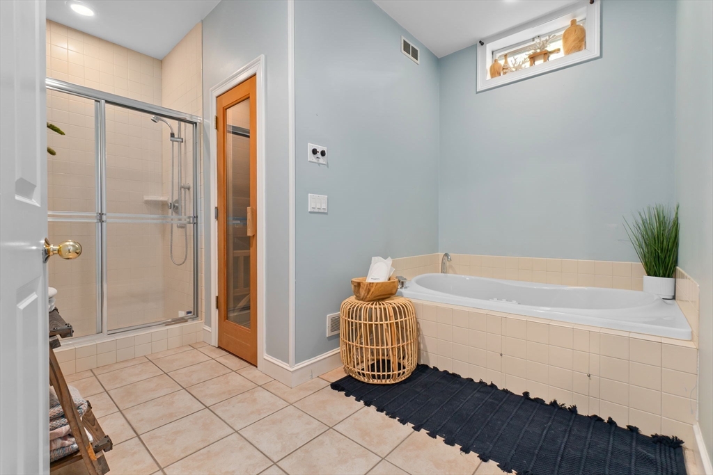 32 Southpoint Ln