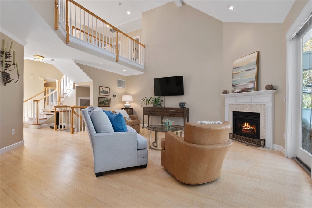32 Southpoint Ln