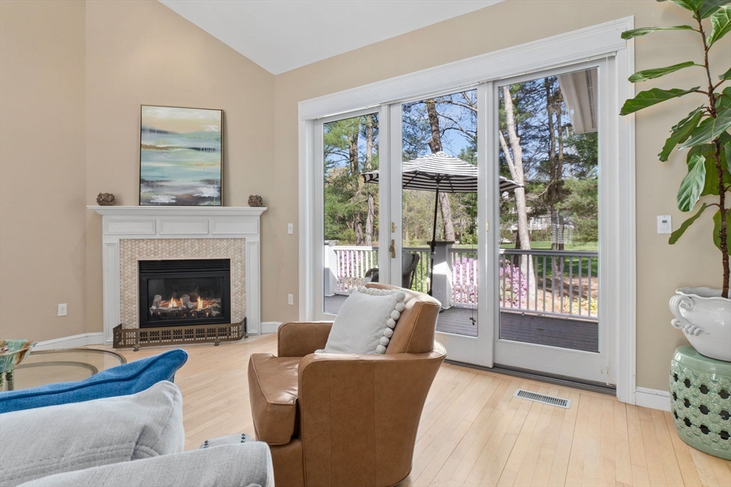 32 Southpoint Ln