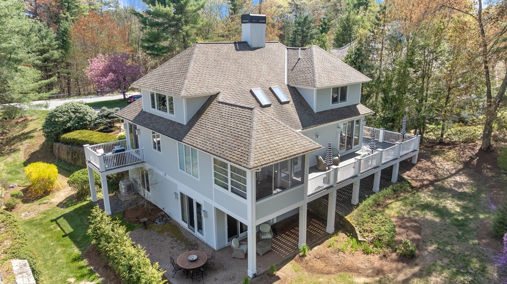 32 Southpoint Ln