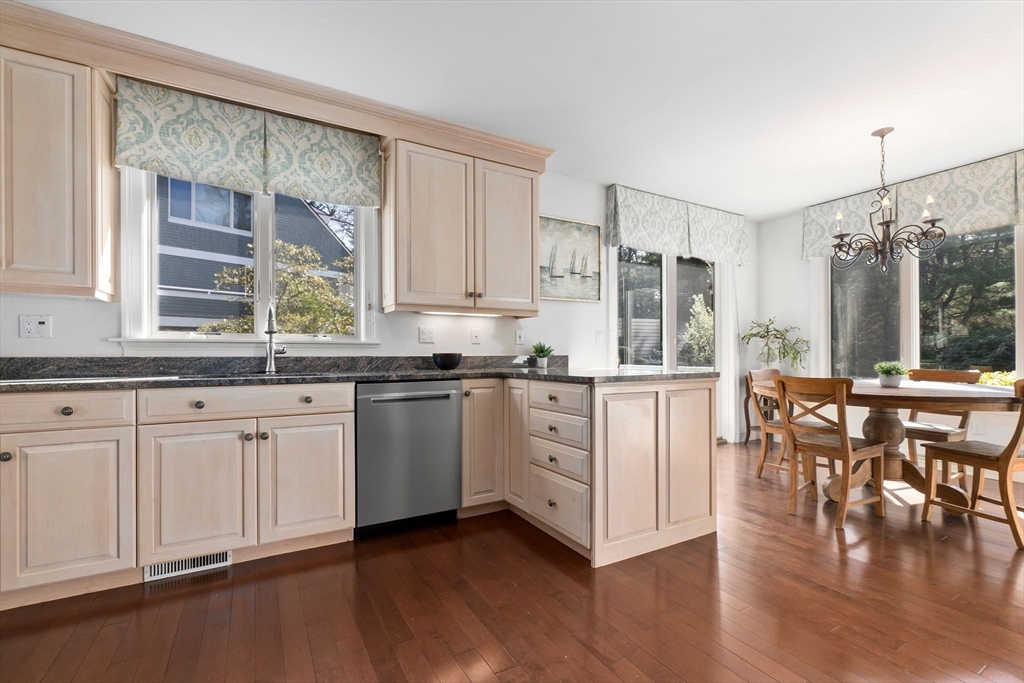 32 Southpoint Ln