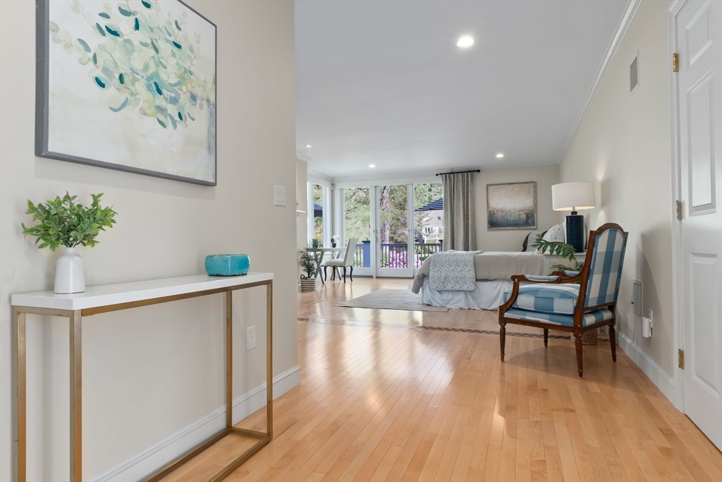 32 Southpoint Ln