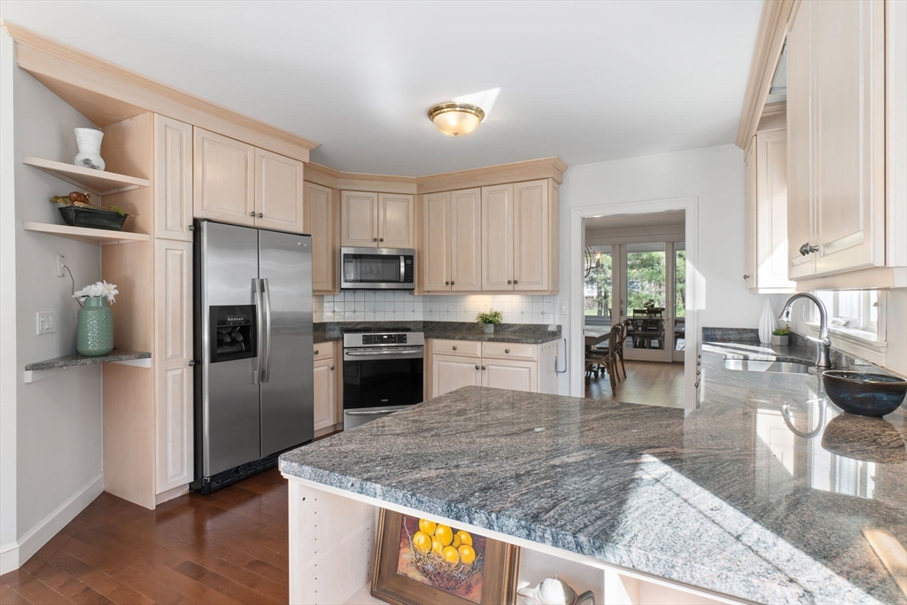 32 Southpoint Ln