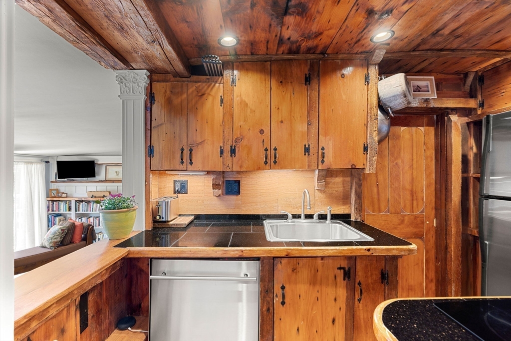 6 Orange St # 7