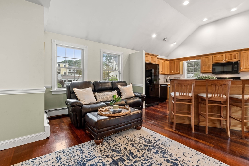 65 Bromfield St