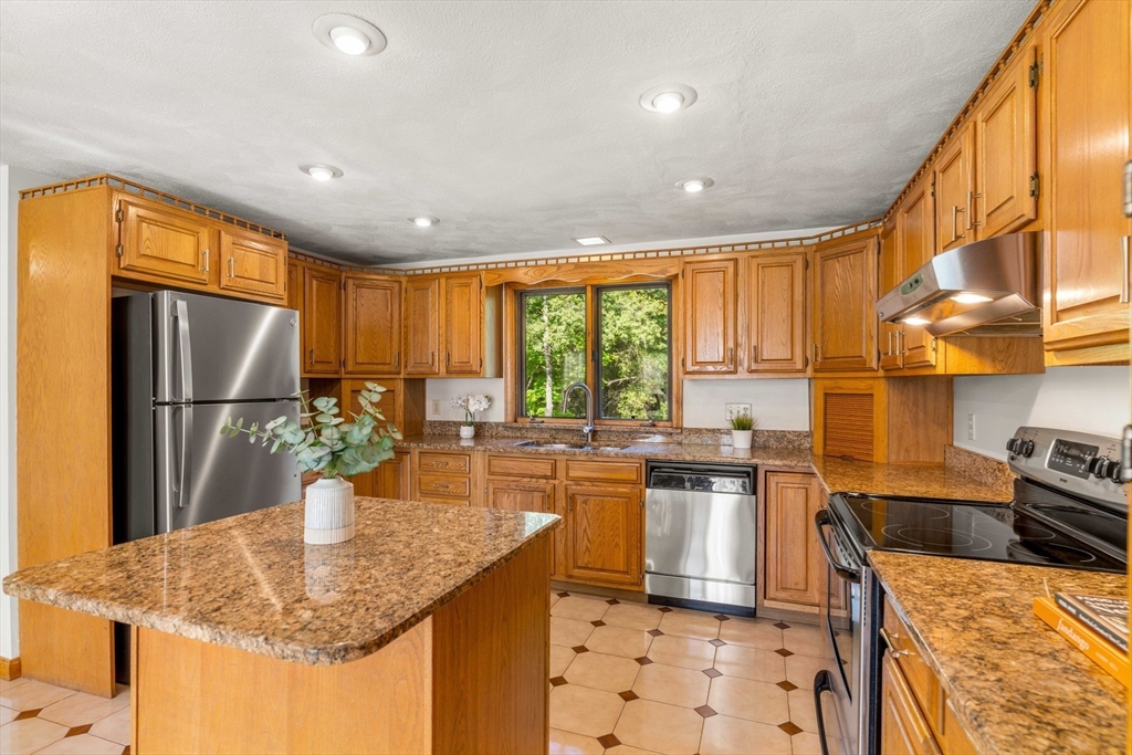 6 Boyd Dr