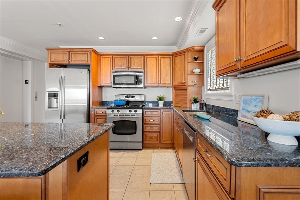 11 Atlantic Ave # 6