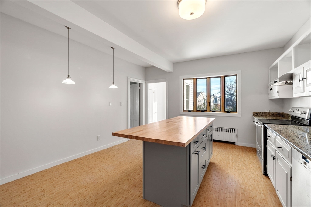 234 High St # B, Newburyport Unit: B